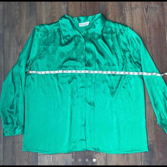 emerald green silk button up oversized blouse - Picture 4 of 4